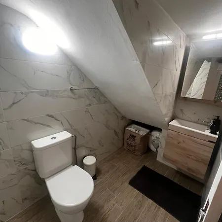בית נופש Alachouzos Homes *